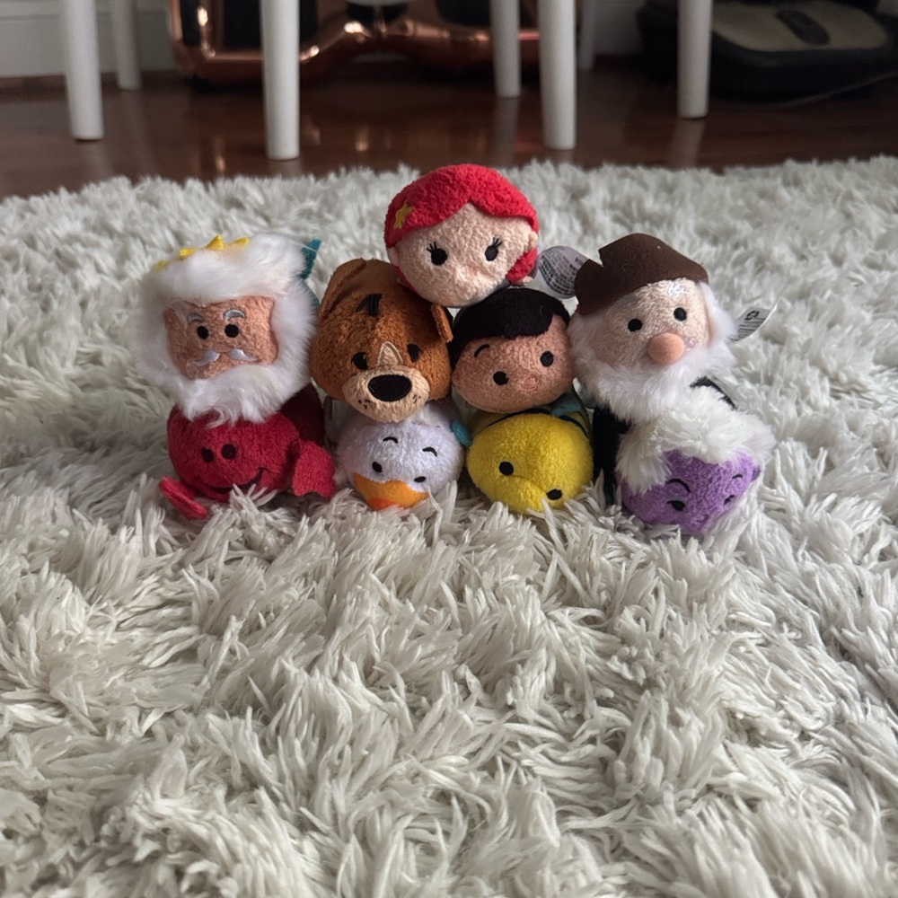 Disney Tsum Tsum Little Mermaid 8-pack plush set- like new, rare characters!